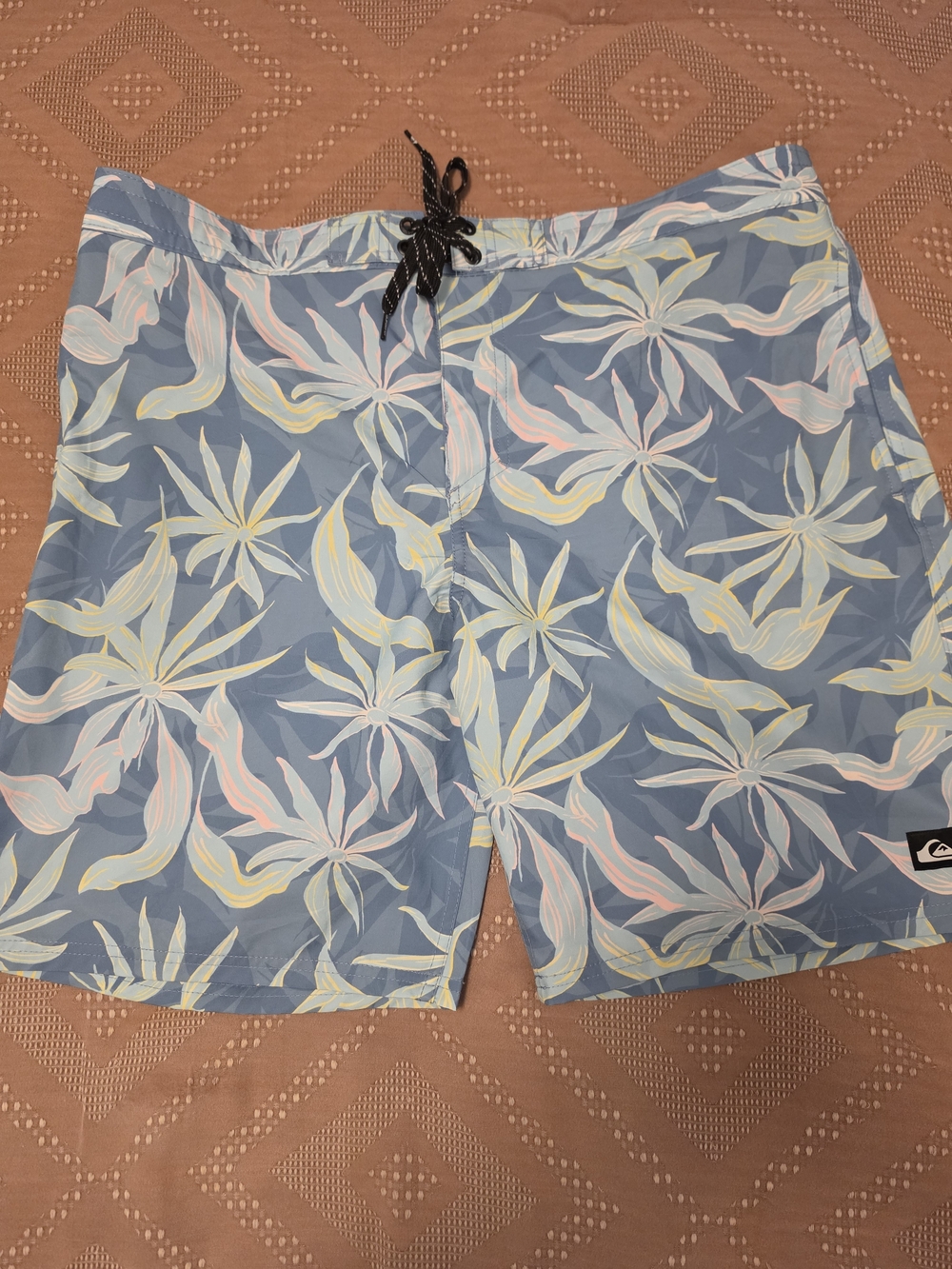 Quiksilver Men's Blue Tropical Floral Swim Trunks